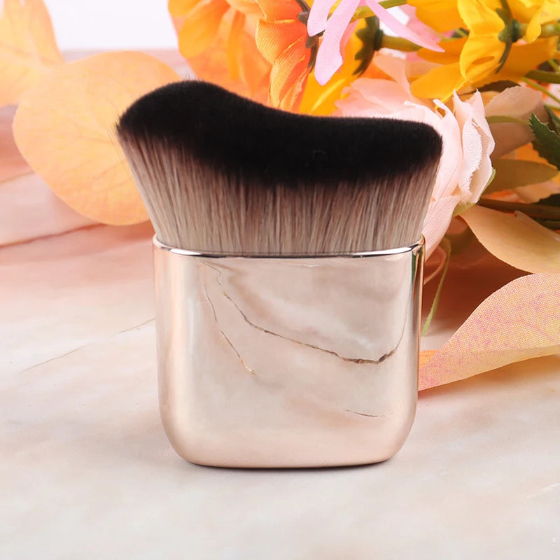 Angled Foundation Brush – Wavy Design, Essential Makeup Tool 🖌️✨