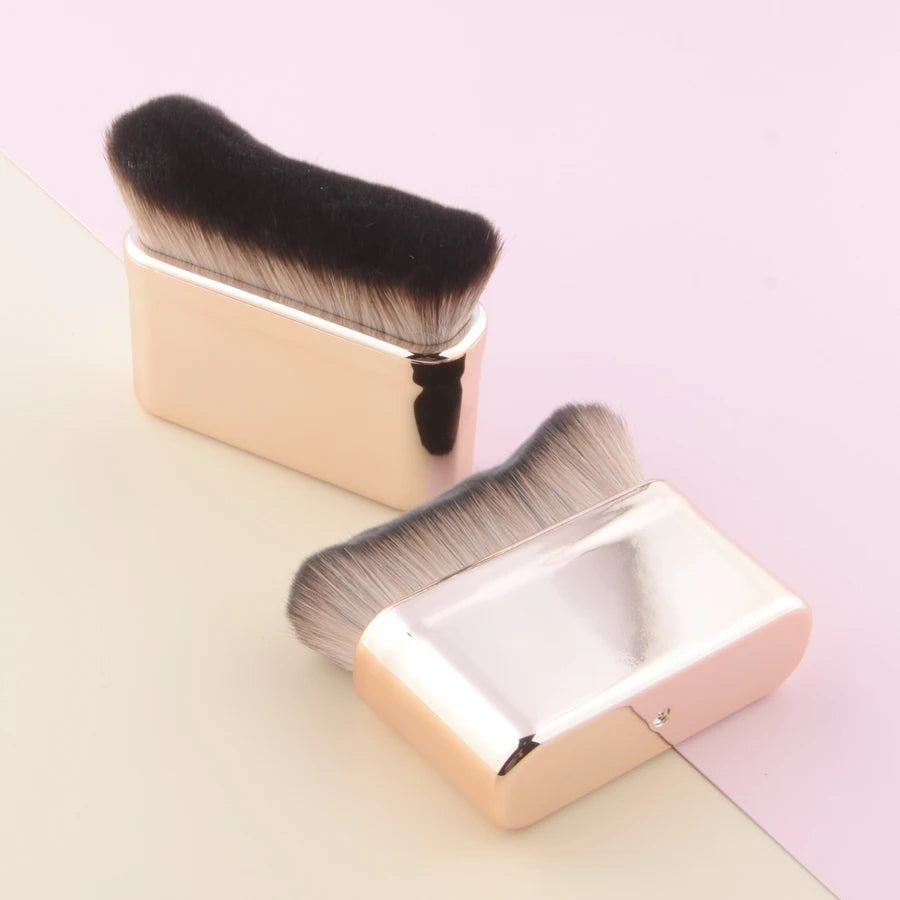 Angled Foundation Brush – Wavy Design, Essential Makeup Tool 🖌️✨