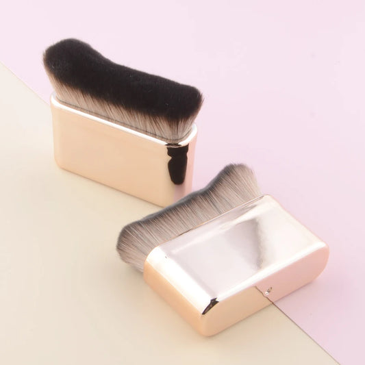 Angled Foundation Brush – Wavy Design, Essential Makeup Tool 🖌️✨