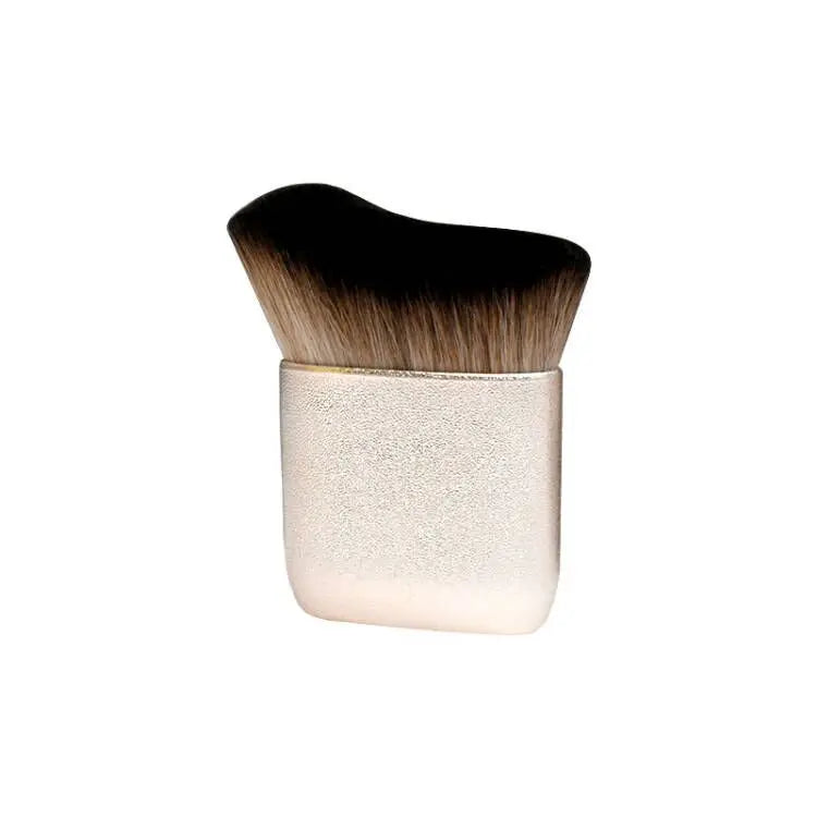 Angled Foundation Brush – Wavy Design, Essential Makeup Tool 🖌️✨